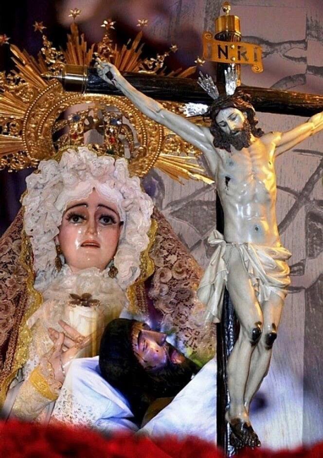 Esta noche desfilan dos cofradías desde el santuario de la Coronada y la parroquia del Valle