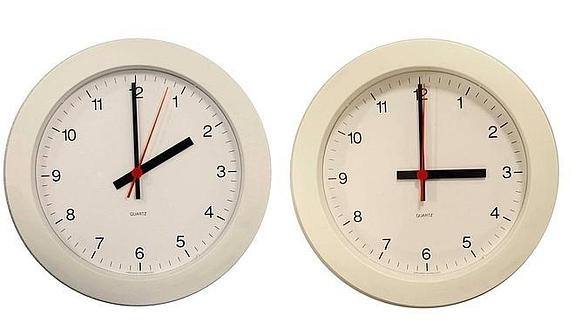 El reloj se adelanta una hora la madrugada de este domingo