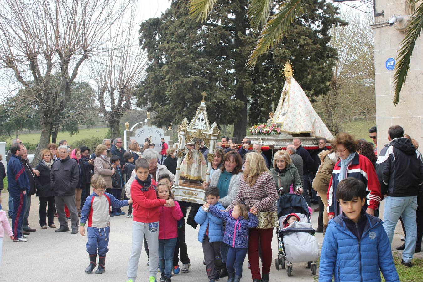 La Virgen vuelve a salir en procesión el Día de las Cruces