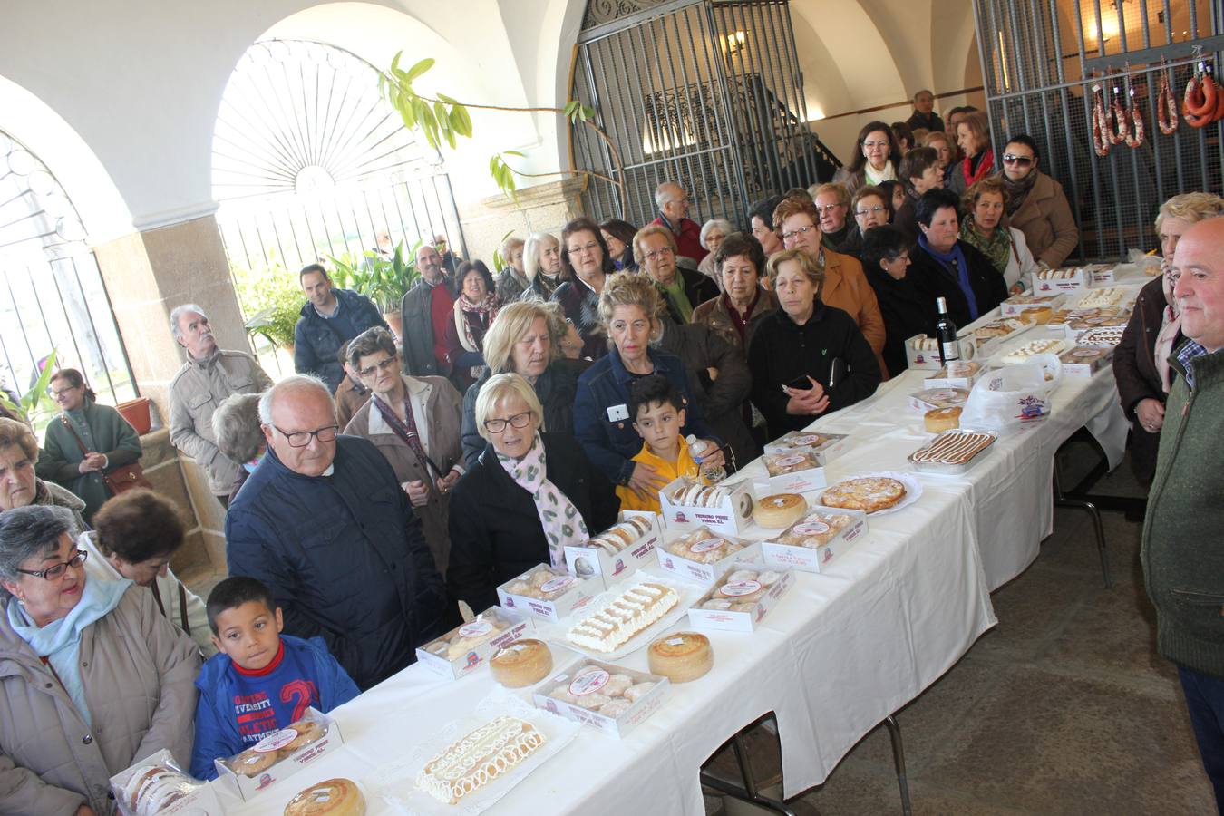 La Encarnación recibe la visita de numerosas personas en su día de fiesta