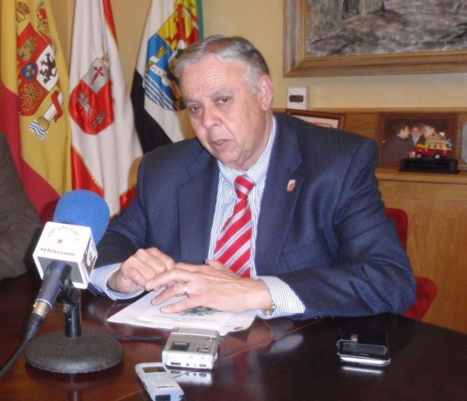 La Fiscalía pide al juez que llame a declarar a Ropero como investigado en una denuncia