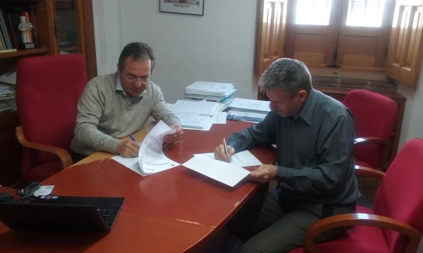 Firman un convenio para orientar en la búsqueda de empleo a jóvenes menores de 30 años