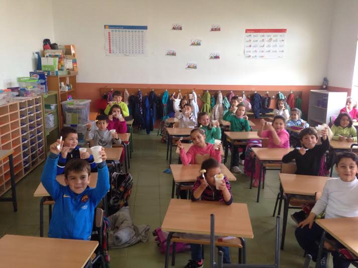 Los 360 alumnos del colegio participan en el programa de consumo de frutas y hortalizas de la Junta de Extremadura