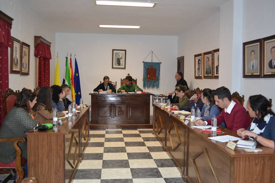 El segundo pleno ordinario del año contó con la intervención del nuevo secretario interventor González Montes