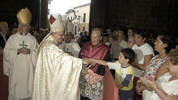 El obispo de Plasencia Amadeo Rodríguez, nuevo obispo de Jaén