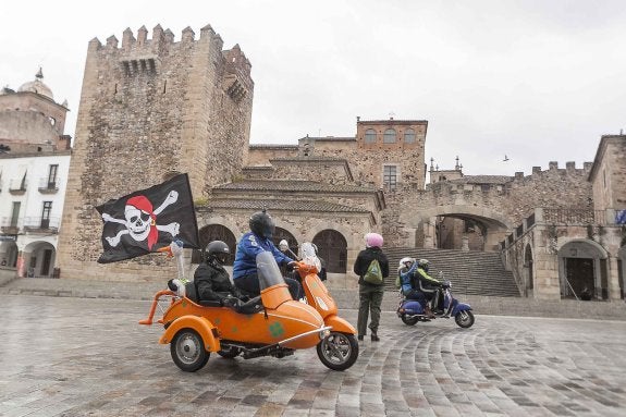 El embrujo de las vespas llega a Cáceres