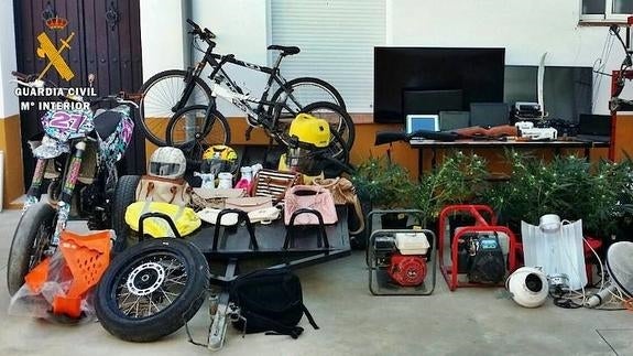 La Guardia Civil detiene a seis personas por tráfico de drogas y 28 robos