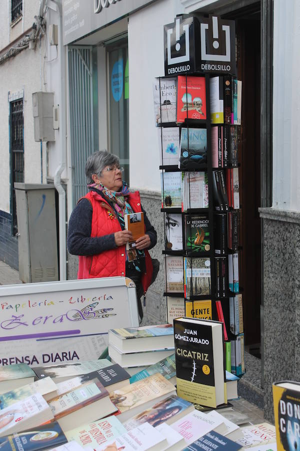 Los monesterienses conmemoran el Día del Libro y la Cultura