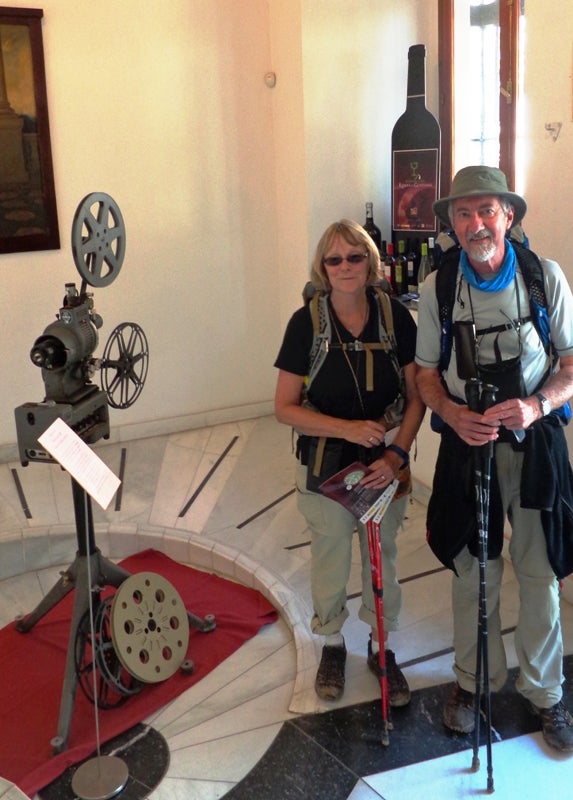 Muchos peregrinos, en su mayoría de otros paises, visitan el Museo Histórico y Etnográfico de Villafranca en primavera