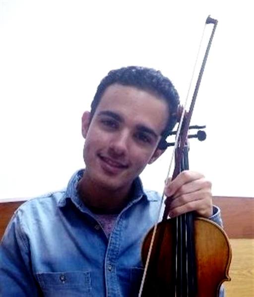 El violinista de raíces zarceñas, Sacha Paredes, actuó ayer en el Museo Nacional de Artes Decorativas de Madrid
