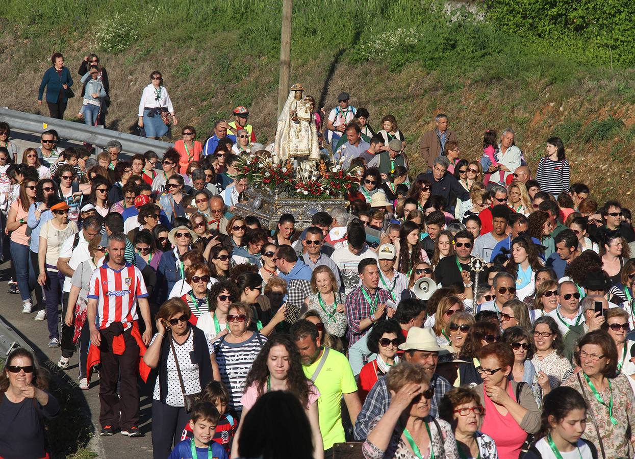 Música, ponencias y ofrecimientos por la llegada de la Virgen