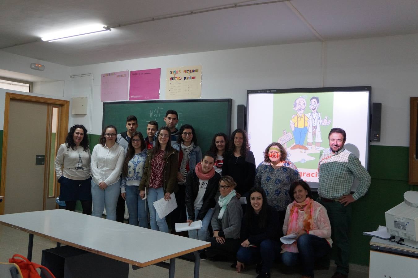 El Doctor Barragán imparte una charla sobre tabaquismo a los alumnos del Ciclo Formativo de Auxiliar de Enfermería