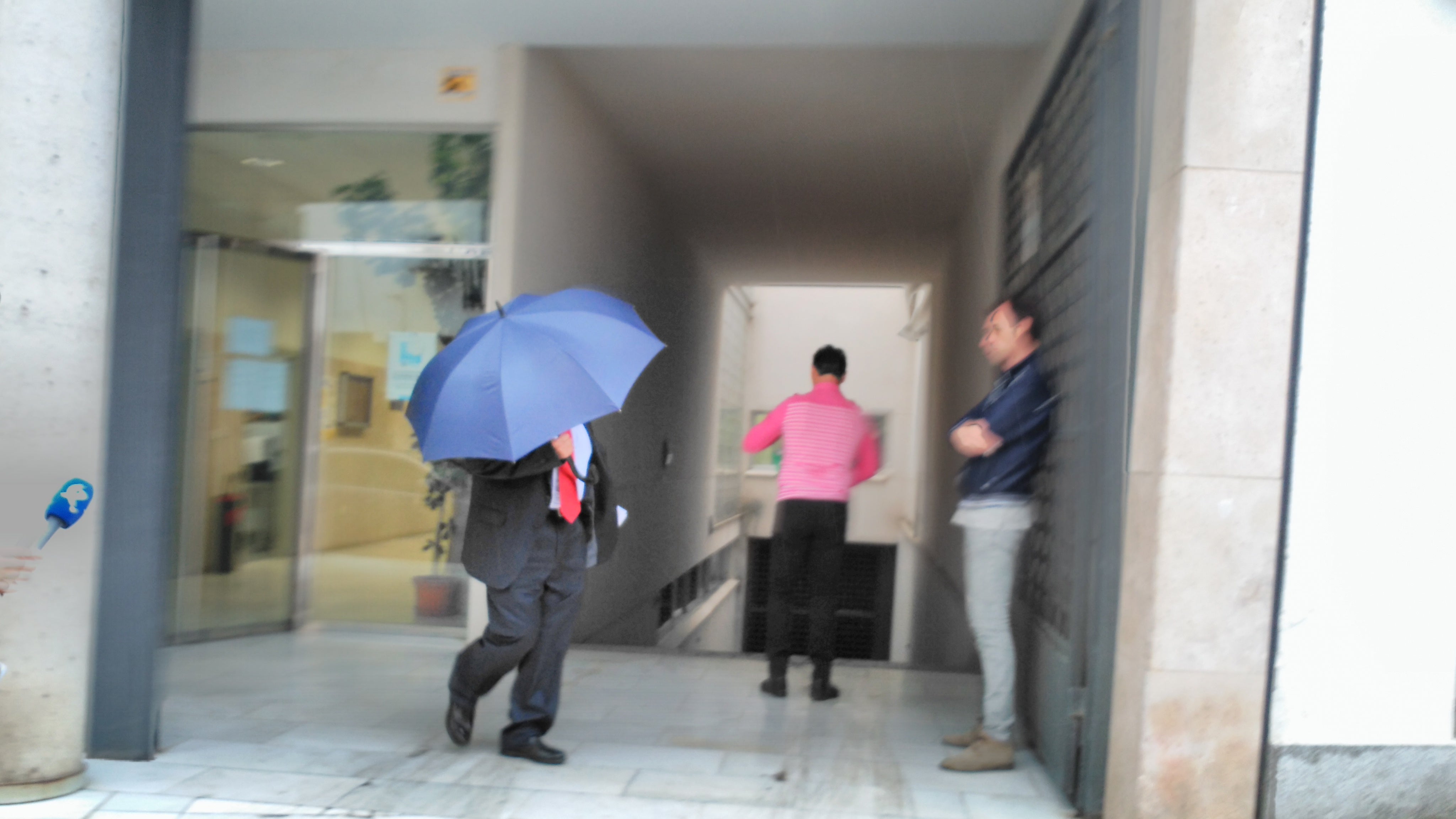 Ropero prestó declaración en el Juzgado de Villafranca por presuntas irregularidades en la contratación de una asociación cultural