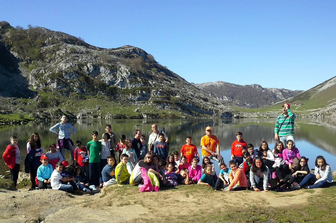 Un grupo de 24 alumnos del colegio recorre Asturias y Cantabria