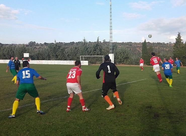 Un empate y una derrota para los equipos de veteranos de Campanario