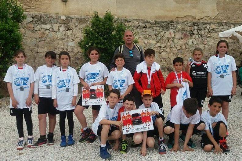 Los peques del minibásket celebran su gran fiesta