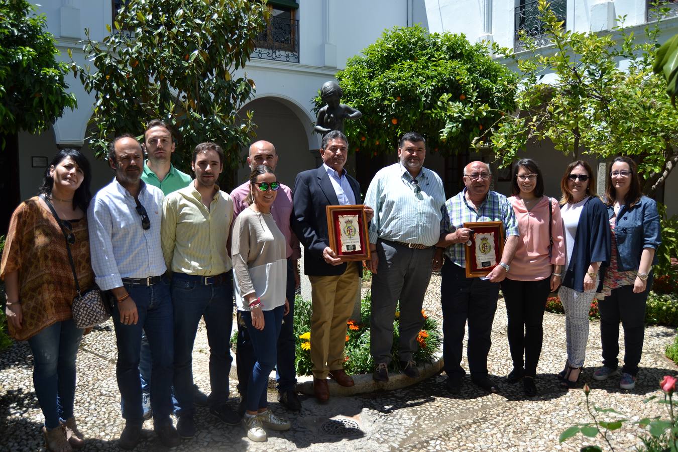 El Ayuntamiento celebra el día de su Patrona y homenajea a dos empleados públicos recién jubilados