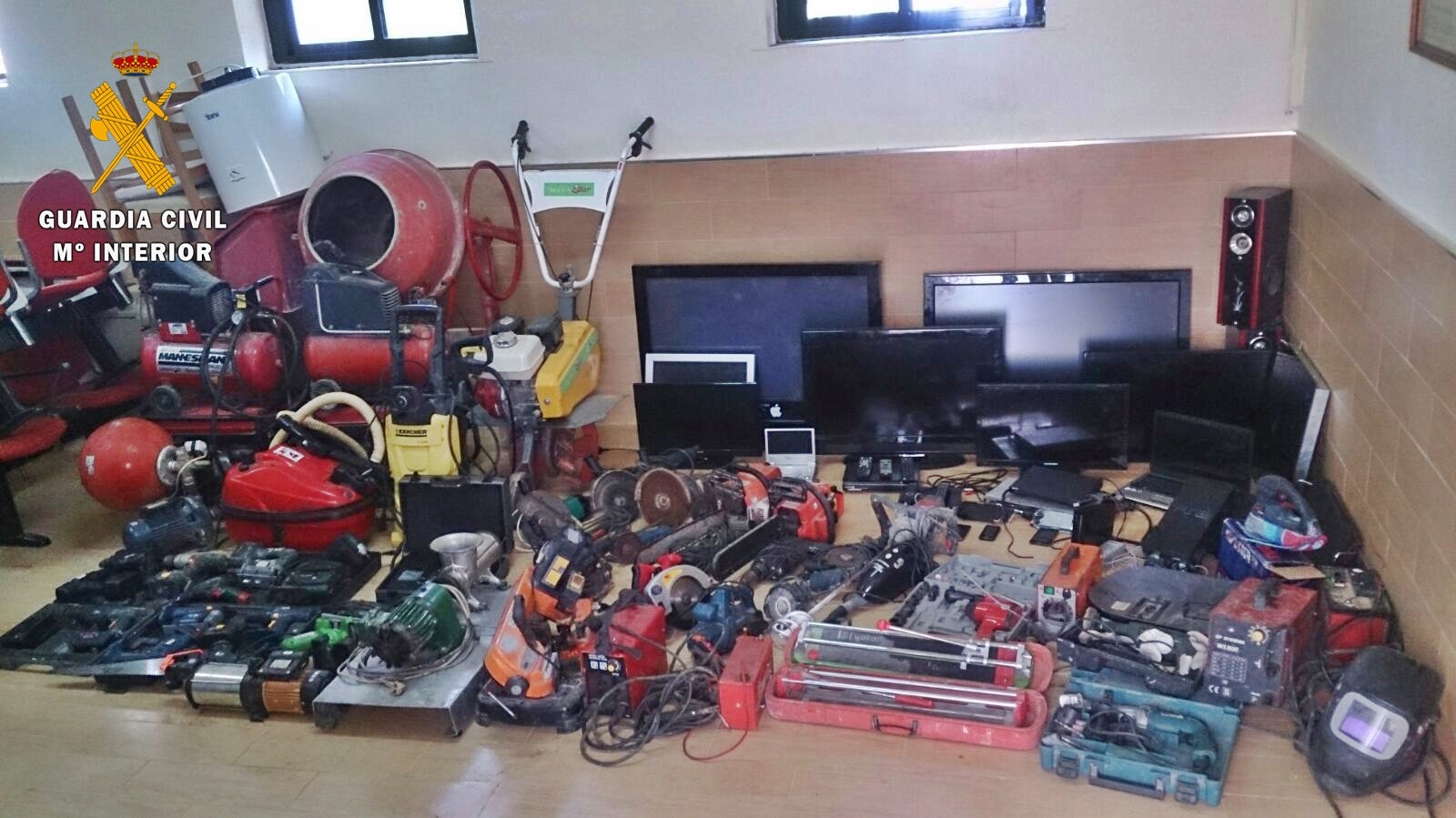 La Guardia Civil detiene a los integrantes de una banda por la comisión de trece robos en casas de campo y casetas de aperos