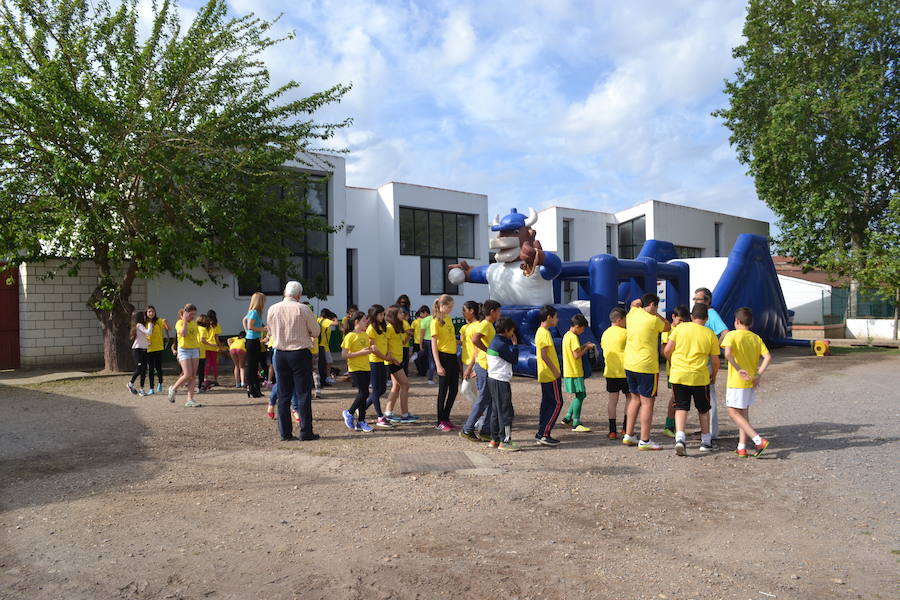 Todo el alumnado participó en el Día del Centro del CEIP