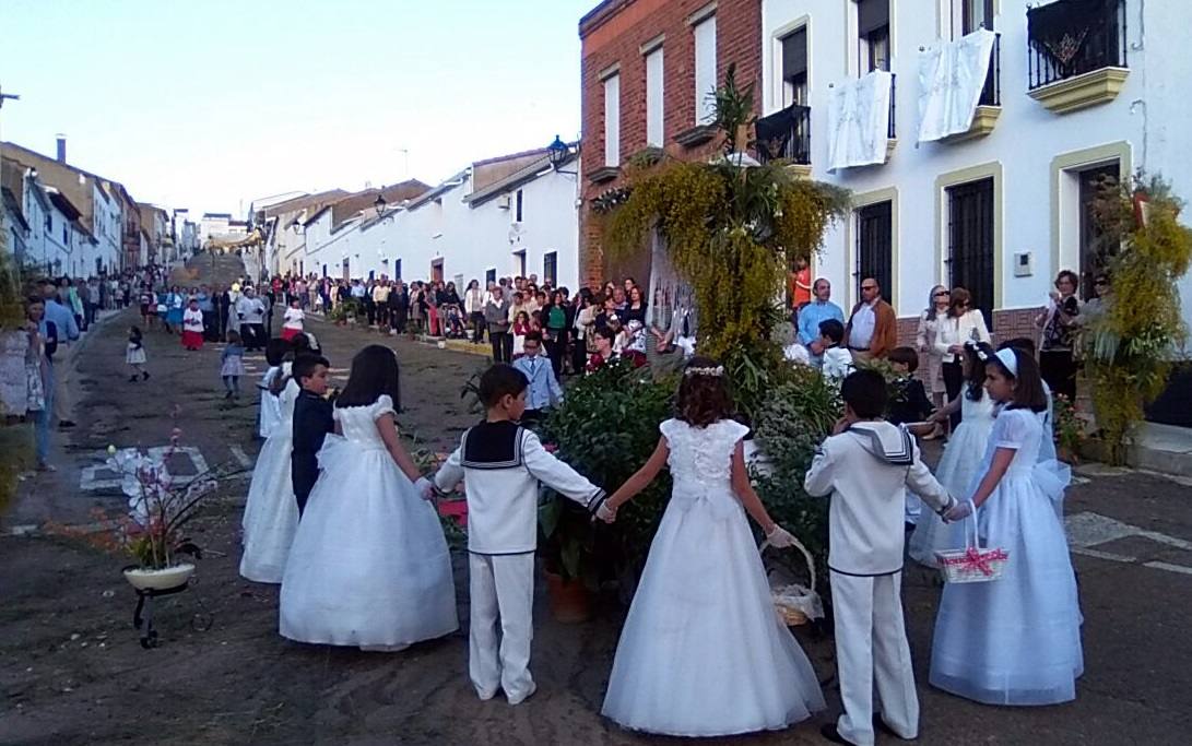 La localidad celebra el Día del Corpus el domingo por la tarde