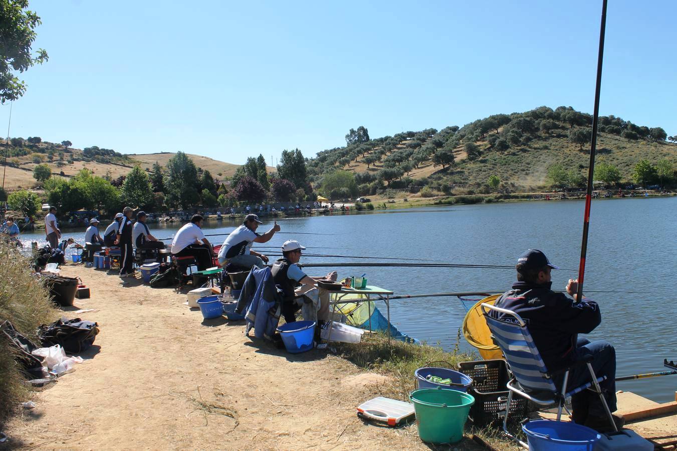204 pescadores se afanarán en la captura de la tenca en el 298 Concurso ‘Charca de la Albuera’