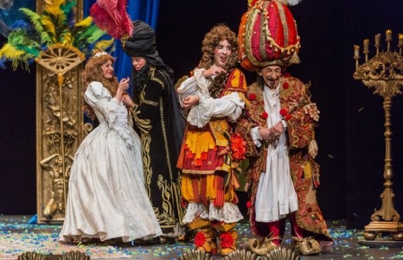 El Clásico de Cáceres se despide con Molière de la plaza de San Jorge