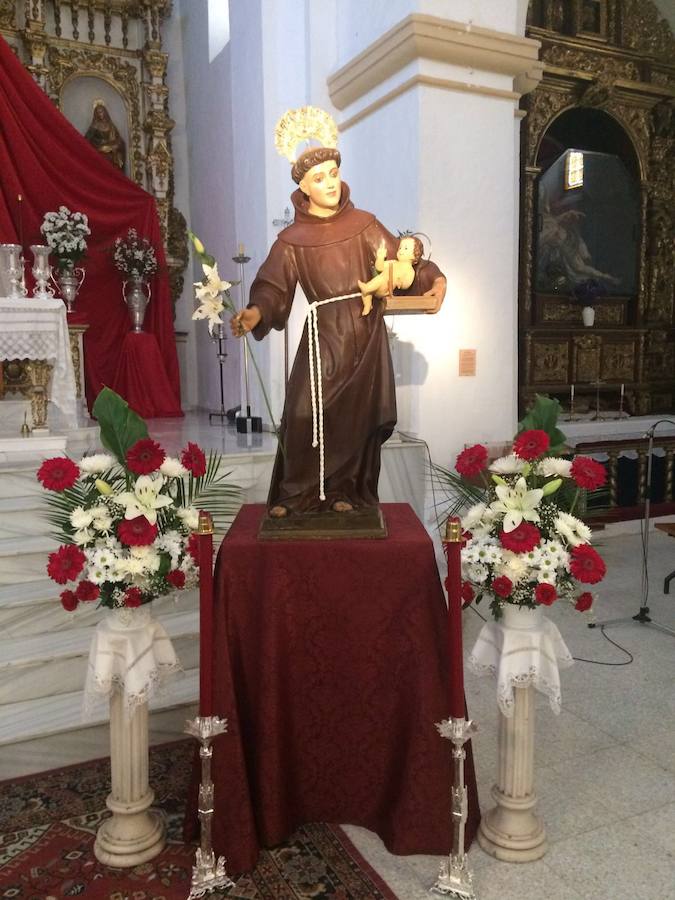 San Antonio es trasladado a la Parroquia para presidir la misa en su honor