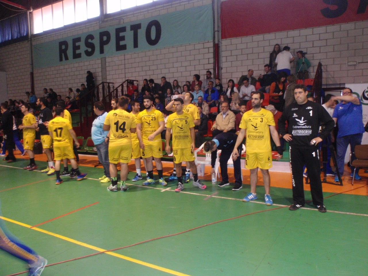 El BM Villafranca renueva al entrenador, al malagueño Juanto y a los jugadores locales