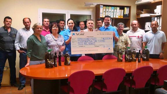2.000 euros en Aceite de Oliva Virgen Extra ‘El Robledillo’ para las familias más necesitadas del municipio