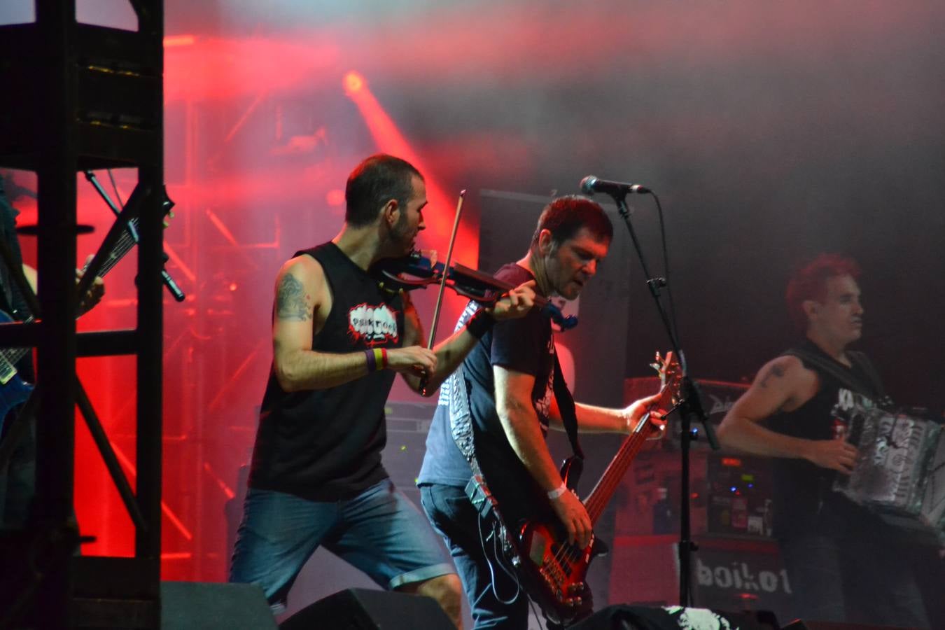 Un púbico entregado en el segundo día de la tercera edición del Granirock