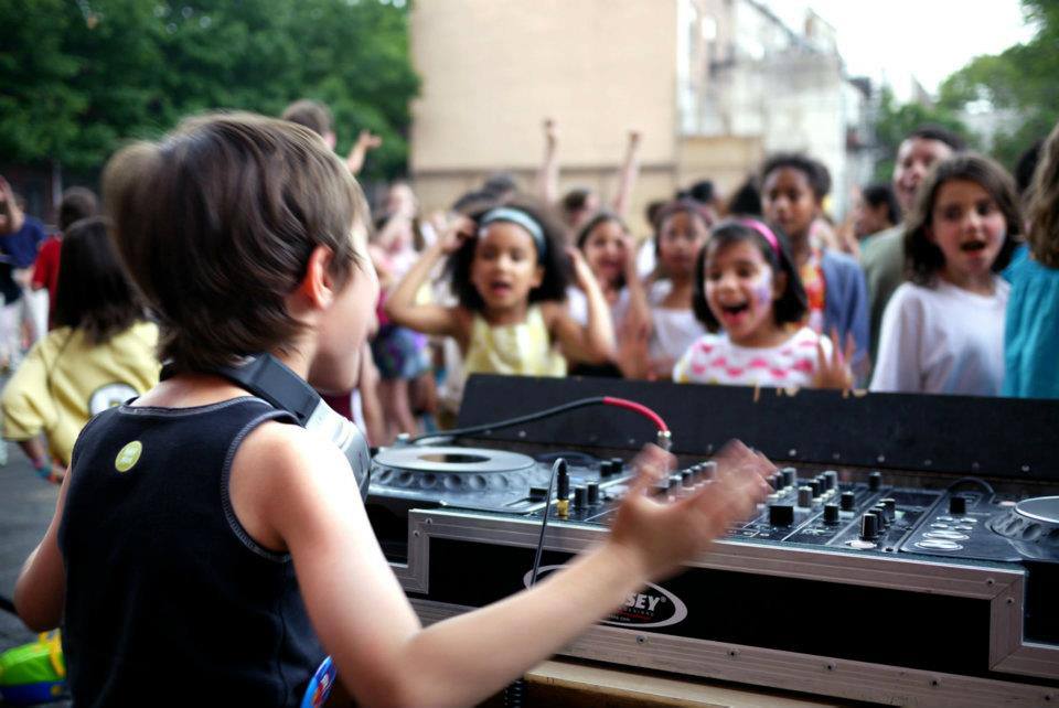 El Ayuntamiento presenta el programa de actividades para este verano