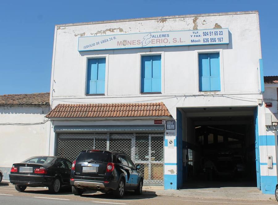 Roban un coche de un taller mecánico de Monesterio en plena madrugada