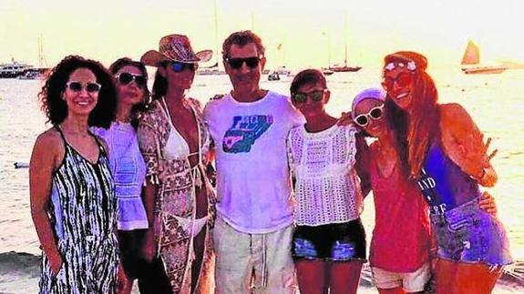 Mar Flores desmiente su relación con Eduardo Velasco