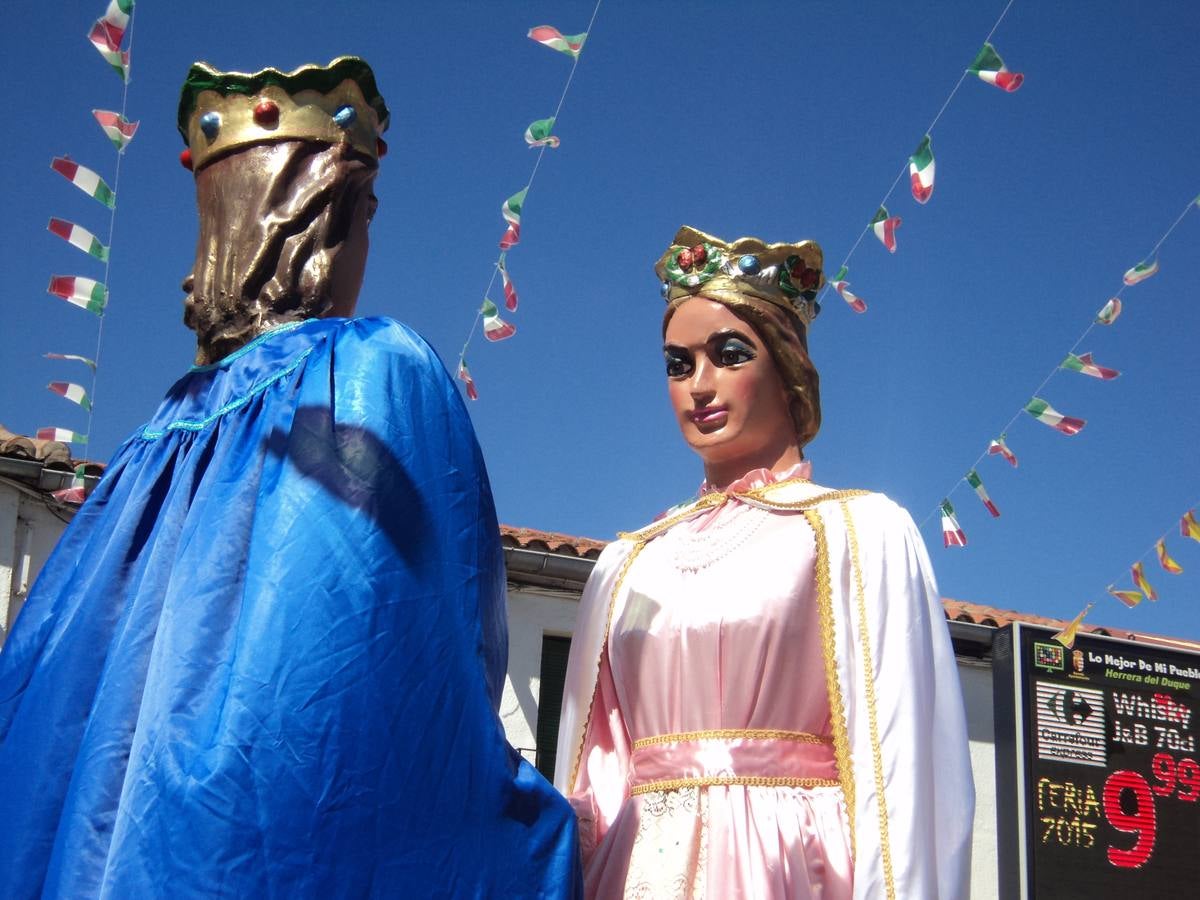 Abierto plazo de inscripción para portar gigantes y cabezudos durante las Ferias y Fiestas