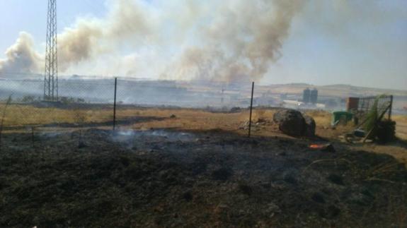 Extinguido un incendio en Higuera de Vargas