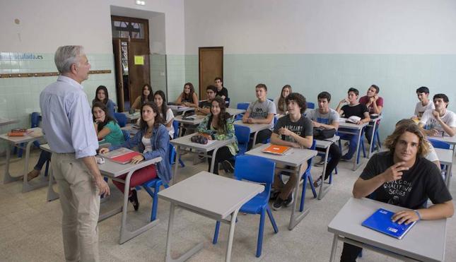 El curso 2016-2017 contará con 102 docentes más en las aulas extremeñas