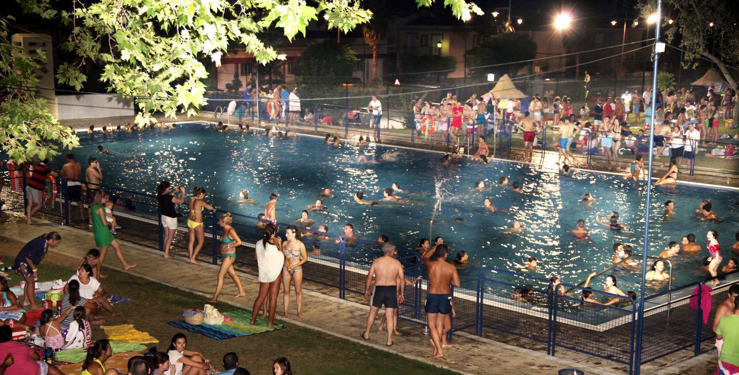 Las entradas para la fiesta del agua nocturna, a la venta