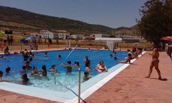 Abre la piscina de La Parra tras 5 años cerrada