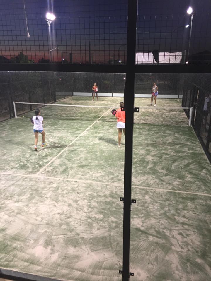 Un total de 82 personas se dan cita en la cuarta edición de las 48 horas de pádel nocturno