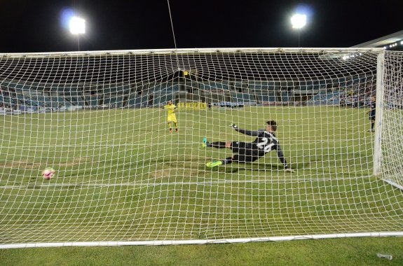 El submarino conquista el Ibérico en los penaltis