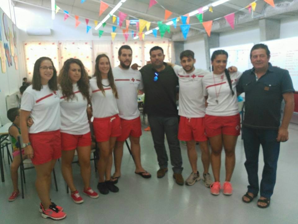 Visita de Juan Palo al campamento urbano de Cruz Roja 'Espacios Educativos Saludables'