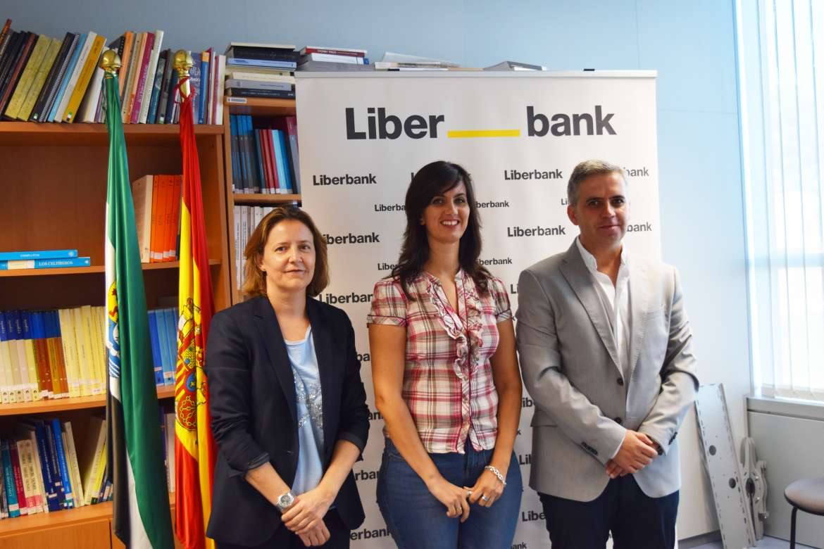 Liberbank aporta otros 60.000 euros para el nuevo centro cultural de Campanario