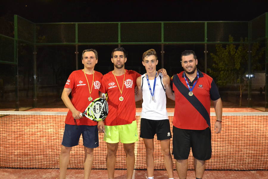 18 jugadores de cuatro poblaciones disputan el II Maratón de Pádel de la localidad