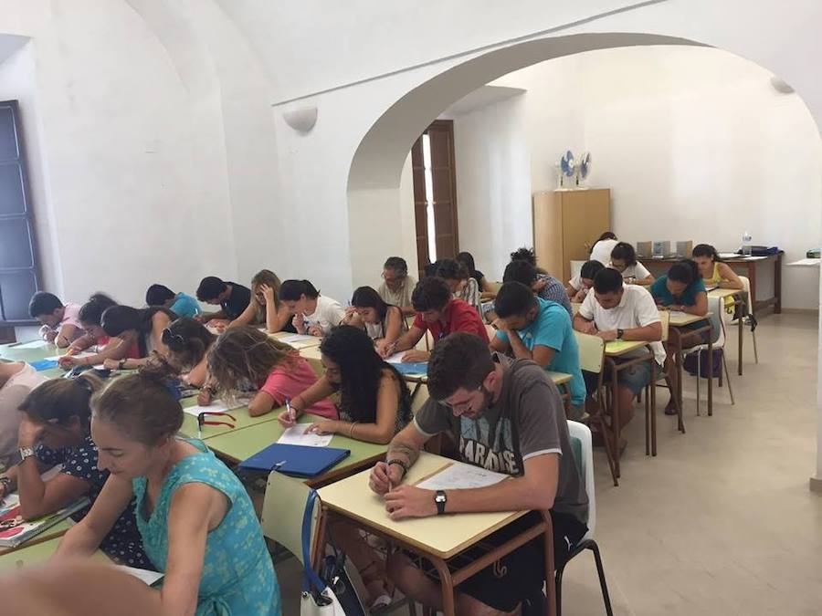 El plazo de preinscripción en el Centro Local de Idiomas de Llerena sigue abierto