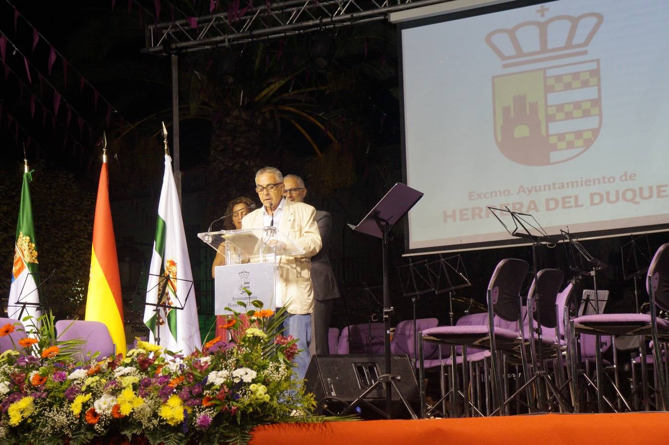 El Pregón, la Banda Municipal y el alumbrado del Recinto Ferial dan inicio a las ferias y Fiestas de Agosto 2016