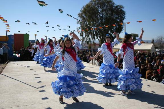Churros y actuaciones de artistas locales para este lunes