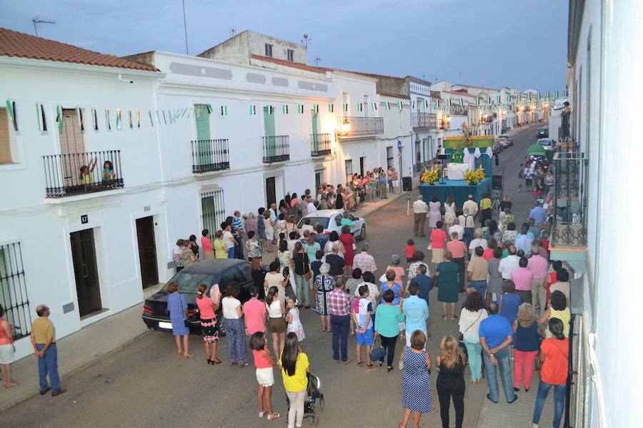 Bendición de vehículos y procesión por San Cristobal