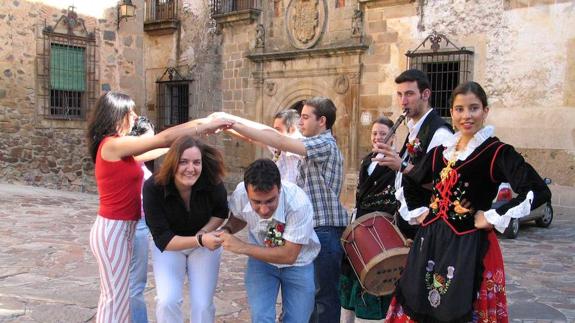 Sorteo de parejas en 'La Enramá' de Pinofranqueado