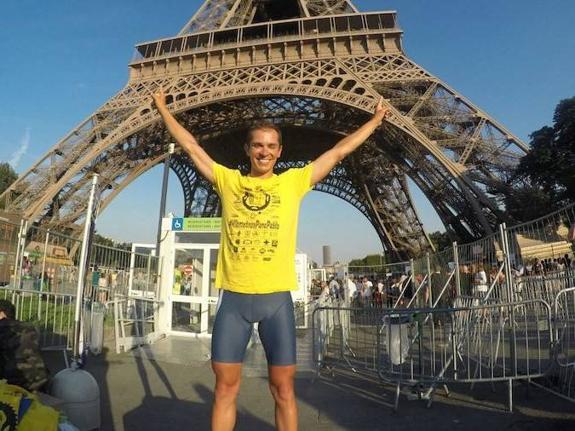 Fernando Fernández llega a París tras recorrer 1.833 kilómetros en bici en 16 etapas