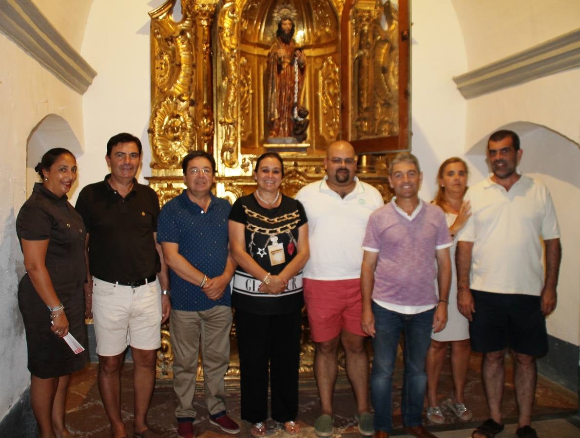 "Los niños viven esta tradición con miedo, alegría, bullicio, carreras, todos protegidos con su pequeña cruz de madera"